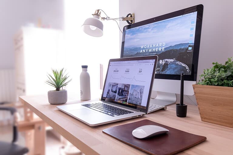How to Be Organized at Work: 17 Tips & Practices for an Efficient Day
